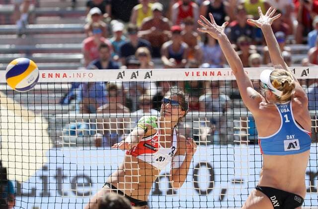 Beach volleyball Beachvolleyball - FIVB World Championships 2017 VIENNA,AUSTRIA,01.AUG.17 - BEACH VOLLEYBALL - FIVB World Championships. Image shows Teresa Strauss (AUT) and Emily Day (USA). GEPAxpictures xChristianxWalgram