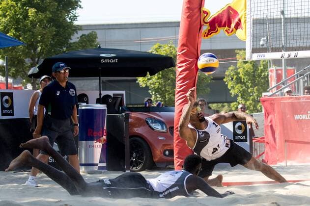 Beach volleyball Beachvolleyball - FIVB World Championships 2017 VIENNA,AUSTRIA,01.AUG.17 - BEACH VOLLEYBALL - FIVB World Championships, men. Image shows Jefferson Santos Pereira and Cherif Younousse (QAT). GEPAxpictures xMaticxKlansek