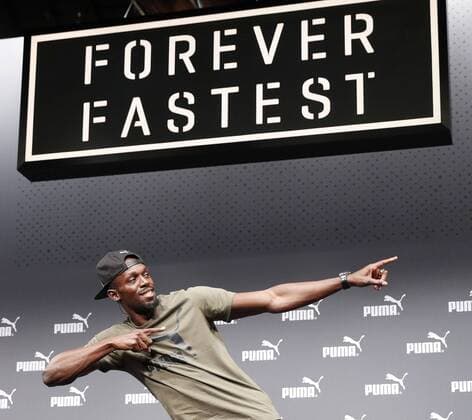 Themen der Woche - SPORT Bilder des Tages - SPORT Athletics: Bolt ready to win world c ships Jamaican sprint star Usain Bolt strikes his signature pose during a press conference PK Pressekonferenz in London on Aug. 1, 2017, ahead of the world athletics championships starting Aug. 4 in the British capital, which will be the final competition of his career. 