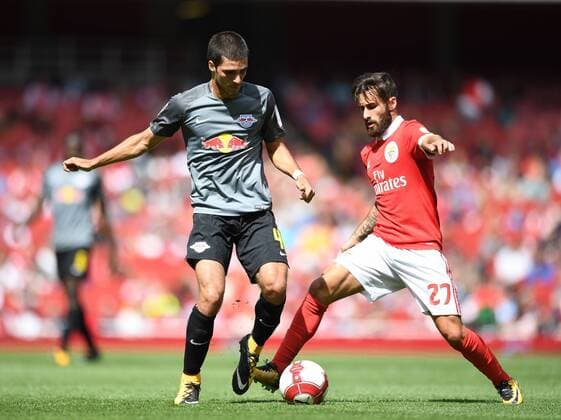 July 30th, Emirates Stadium, London, England, Emirates Cup football tournament, RB Liepzig versus SL Benfica; Willi Orban of RB Leipzig is tackled by Rafa Silva of SL Benfica xSimonxWestx  ActionPlus11909167