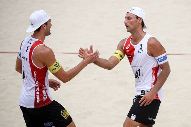 Beach volleyball Beachvolleyball - FIVB World Championships 2017 VIENNA,AUSTRIA,02.AUG.17 - BEACH VOLLEYBALL - FIVB World Championships, men. Image shows the rejoicing of Thomas Kunert and Christoph Dressler (AUT). GEPAxpictures xMaticxKlansek