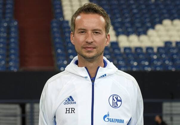 Fußball, GER, 1.BL, Porträttermin 2017 2018, FC Schalke 04, Physiotherapeut Holger Remmers (FC Schalke 04}