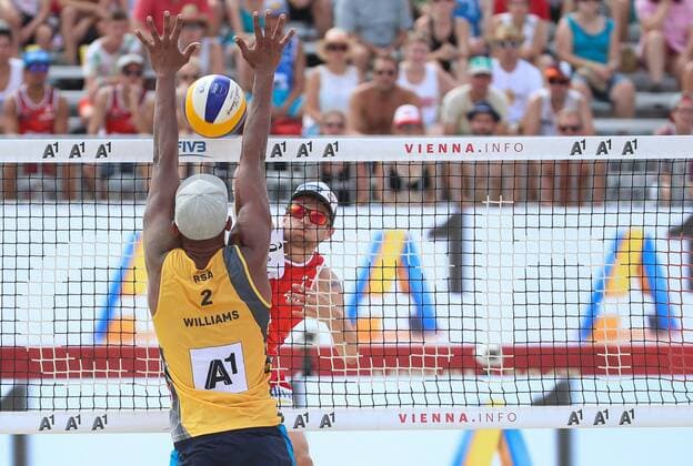 Beach volleyball Beachvolleyball - FIVB World Championships 2017 VIENNA,AUSTRIA,02.AUG.17 - BEACH VOLLEYBALL - FIVB World Championships. Image shows Leo Williams (RSA) and Robin Seidl (AUT). GEPAxpictures xChristianxWalgram
