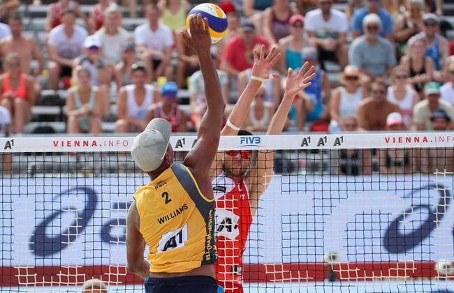 Beach volleyball Beachvolleyball - FIVB World Championships 2017 VIENNA,AUSTRIA,02.AUG.17 - BEACH VOLLEYBALL - FIVB World Championships. Image shows Leo Williams (RSA) and Robin Seidl (AUT). GEPAxpictures xChristianxWalgram