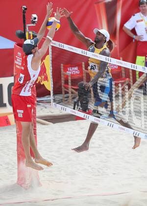 Beach volleyball Beachvolleyball - FIVB World Championships 2017 VIENNA,AUSTRIA,02.AUG.17 - BEACH VOLLEYBALL - FIVB World Championships. Image shows Robin Seidl (AUT) and Jamaine Naidoo (RSA). GEPAxpictures xChristianxWalgram
