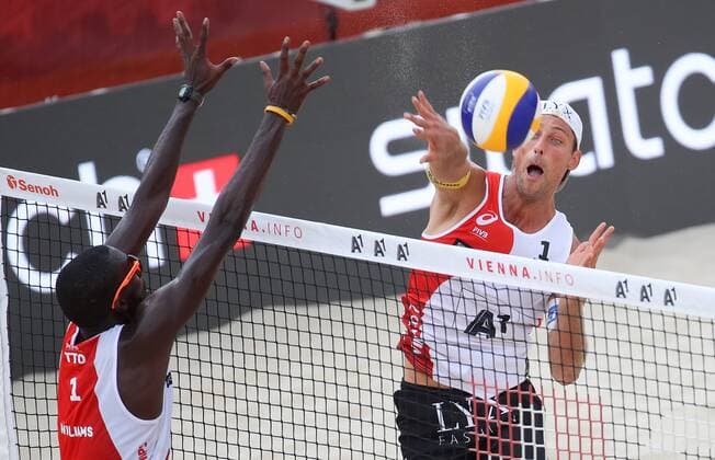 Beach volleyball Beachvolleyball - FIVB World Championships 2017 VIENNA,AUSTRIA,02.AUG.17 - BEACH VOLLEYBALL - FIVB World Championships. Image shows Daneil Williams (TTO) and Thomas Kunert (AUT). GEPAxpictures xChristianxWalgram