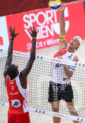 Beach volleyball Beachvolleyball - FIVB World Championships 2017 VIENNA,AUSTRIA,02.AUG.17 - BEACH VOLLEYBALL - FIVB World Championships. Image shows Daneil Williams (TTO) and Thomas Kunert (AUT). GEPAxpictures xChristianxWalgram