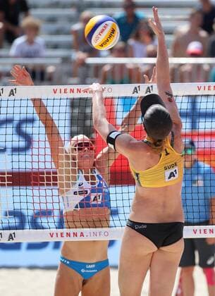 Beach volleyball Beachvolleyball - FIVB World Championships 2017 VIENNA,AUSTRIA,03.AUG.17 - BEACH VOLLEYBALL - FIVB World Championships. Image shows Taru Lahti-Liukkonen (FIN) and Julia Sude (GER). GEPAxpictures xChristianxWalgram