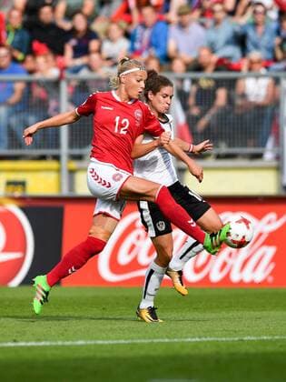 SOCCER - UEFA EURO EM Europameisterschaft Fussball 2017 BREDA,NETHERLANDS,03.AUG.17 - WOMEN SOCCER - UEFA Women s European Championship EM Europameisterschaft 2017, semifinal, Denmark vs Austria. Image shows Stine Larsen (DEN) and Nina Burger (AUT). GEPAxpictures xFlorianxErtl