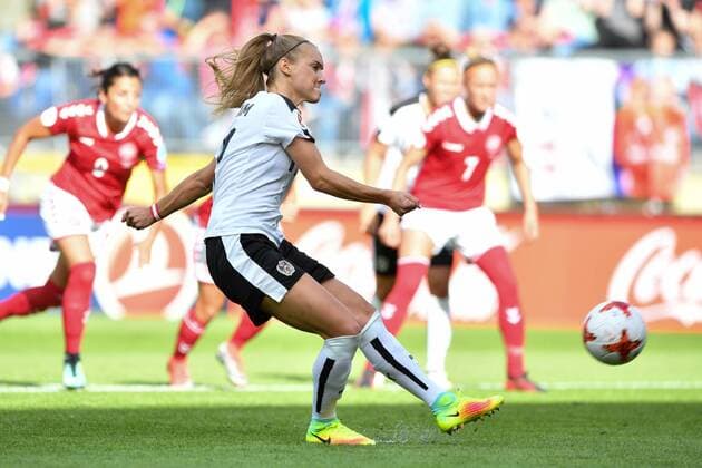 SOCCER - UEFA EURO EM Europameisterschaft Fussball 2017 BREDA,NETHERLANDS,03.AUG.17 - WOMEN SOCCER - UEFA Women s European Championship EM Europameisterschaft 2017, semifinal, Denmark vs Austria. Image shows Sarah Puntigam (AUT). Keywords: penalty. GEPAxpictures xFlorianxErtl