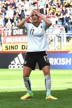 Fußball UEFA Women s Euro Halbfinale Dänemark - Österreich am 03.08.2017 im Rat Verlegh Stadion in Breda Sarah Puntigam ( Österreich ) nach verschossenem Elfmeter xRx