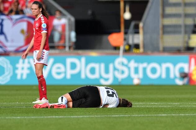 SOCCER - UEFA EURO EM Europameisterschaft Fussball 2017 BREDA,NETHERLANDS,03.AUG.17 - WOMEN SOCCER - UEFA Women s European Championship EM Europameisterschaft 2017, semifinal, Denmark vs Austria. Image shows Nicole Billa (AUT). Keywords: injury. GEPAxpictures xFlorianxErtl