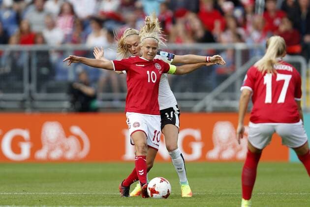 (L-R) Pernille Harder of Denmark, Viktoria Schnaderbeck of Austria women during the UEFA WEURO 2017 semi-final match between Denmark and Austria at the Rat Verlegh stadium on August 03, 2017 in Breda, The Netherlands Women: Denmark v Austria UEFA WEURO 2017 2017 2018 xVIxVIxImagesx xMauricexvanxSteenxIVx 8379683
