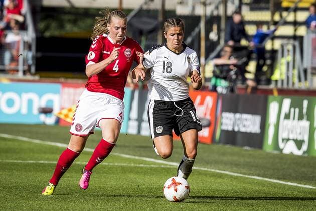 BREDA - 03-08-2017 Rat Verleghstadion. EK vrouwenvoetbal, Woman s Euro 2017, halve finale Denemarken - Oostenrijk. Duel met (L-R) Maja Kildemoes en Laura Feiersinger. Denemarken - Oostenrijk  x1661834x