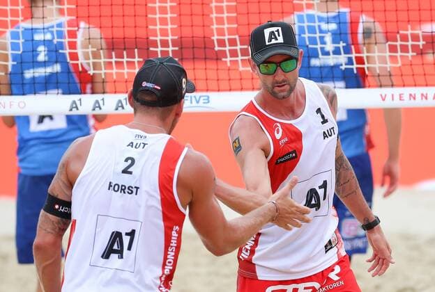 Beach volleyball Beachvolleyball - FIVB World Championships 2017 VIENNA,AUSTRIA,03.AUG.17 - BEACH VOLLEYBALL - FIVB World Championships. Image shows the rejoicing of Clemens Doppler and Alexander Horst (AUT). GEPAxpictures xChristianxWalgram