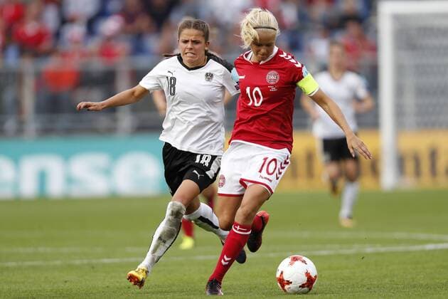 (L-R) Laura Feiersinger of Austria women, Pernille Harder of Denmark during the UEFA WEURO 2017 semi-final match between Denmark and Austria at the Rat Verlegh stadium on August 03, 2017 in Breda, The Netherlands Women: Denmark v Austria UEFA WEURO 2017 2017 2018 xVIxVIxImagesx xMauricexvanxSteenxIVx 8379836