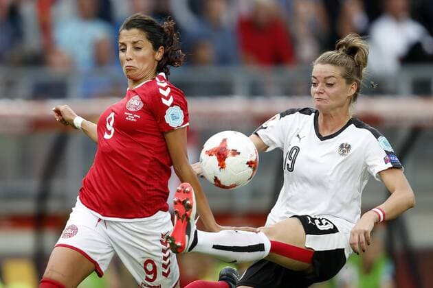(L-R) Nadia Nadim of Denmark, Verena Aschauer of Austria women during the UEFA WEURO 2017 semi-final match between Denmark and Austria at the Rat Verlegh stadium on August 03, 2017 in Breda, The Netherlands Women: Denmark v Austria UEFA WEURO 2017 2017 2018 xVIxVIxImagesx xMauricexvanxSteenxIVx 8379839