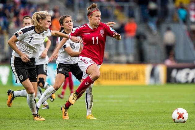 BREDA - 03-08-2017. Rat Verleghstadion , EK vrouwenvoetbal, Woman s Euro 2017, halve finale Denemarken - Oostenrijk , Duel met l-r , Carina Wenninger , Katrine Veje Denemarken - Oostenrijk  x1661903x