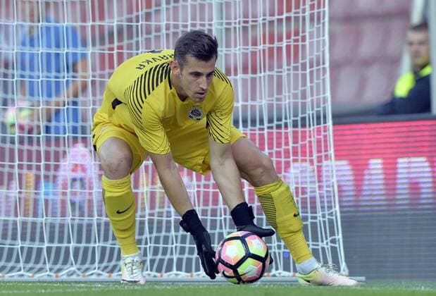 Goalie of Sparta Praha Martin Dubravka in action during the Football Champions League third qualifying round s return match: Sparta Praha vs Crvena Zvezda Belgrade in Prague, Czech Republic, August 3, 2017. (CTKxPhoto KaterinaxSulova) CTKPhotoP201708030893601  suk6