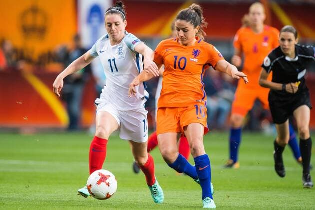 (L-R) Jade Moore of England women, Danielle van de Donk of Holland Women during the semi-final UEFA WEURO 2017 match between The Netherlands and England at the Grolsch Veste on August 3, 2017 in Enschede, the Netherlands Women: The Netherlands v England UEFA WEURO 2017 2017 2018 xVIxVIxImagesx xGerritxvanxKeulenxIVx 8380366