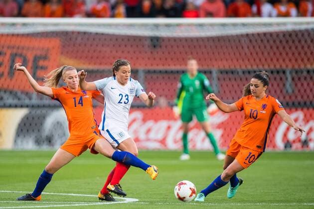 (L-R) Jackie Groenen of Holland Women, Francesca Kirby of England women, Danielle van de Donk of Holland Women during the semi-final UEFA WEURO 2017 match between The Netherlands and England at the Grolsch Veste on August 3, 2017 in Enschede, the Netherlands Women: The Netherlands v England UEFA WEURO 2017 2017 2018 xVIxVIxImagesx xGerritxvanxKeulenxIVx 8380384