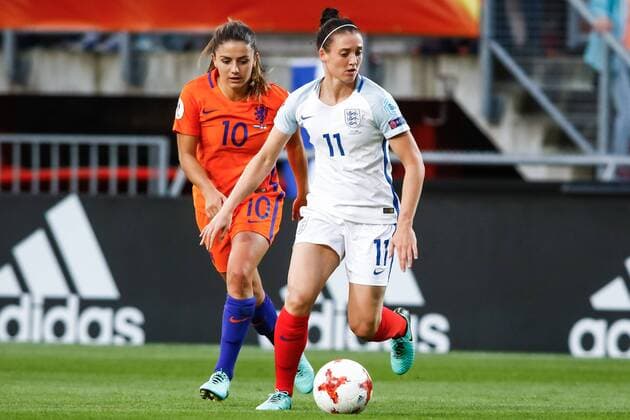 ENSCHEDE - 03-08-2017 , voetbal , WEURO 2017 halve finale , Stadion Grolsch Veste , seizoen 2017 2018 , Nederland - Engeland , Engeland speelster Jade Moore (r) in duel met Nederland speelster Danielle van de Donk (l) Nederland - Engeland  x1662034x