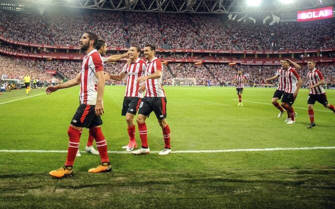 Athletic Bilbao s midfielder Raul Garcia (L) jubilates the first goal of the team during the Europa League third round second leg qualifier between Athletic Club Bilbao and Dinamo Bucharest, at the San Mames stadum in Bilbao, Basque Country, Spain, 03 August 2017. ATHLETIC CLUB VS. DINAMO BUCAREST !ACHTUNG: NUR REDAKTIONELLE NUTZUNG!  Copyright: xJavierxZorrillax PVA010 20170803-636373948127190212