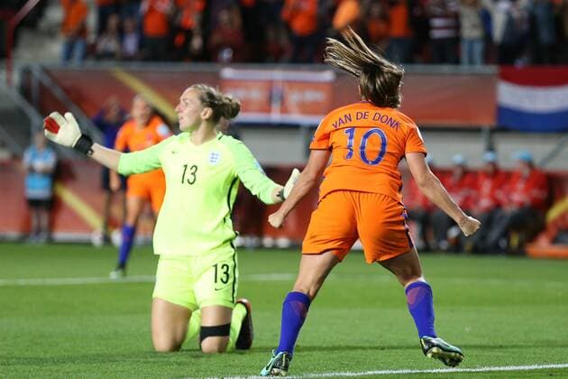 Danielle van de Donk of Holland Women during the semi-final UEFA WEURO 2017 match between The Netherlands and England at the Grolsch Veste on August 3, 2017 in Enschede, the Netherlands Women: The Netherlands v England UEFA WEURO 2017 2017 2018 xVIxVIxImagesx xTomxBodexMultimediaxIVx 8381107