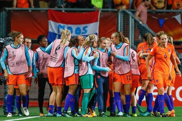 ENSCHEDE - 03-08-2017 , voetbal , WEURO 2017 halve finale , Stadion Grolsch Veste , seizoen 2017 2018 , Nederland - Engeland , grote vreugde bij de oranje speelsters na de 2-0 Nederland - Engeland  x1662064x
