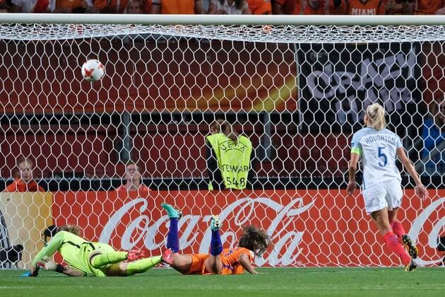 Netherlands Women v England Women UEFA Women s Euros 2017 Danielle van de Donk of Netherlands scores their second goal to make it Netherlands 2 England 0 during the UEFA Women s Euros 2017 Semi-final match at De Grolsch Veste, Enschede Copyright: xKristianxKanex FIL-10476-0065 UK Newspapers OUT