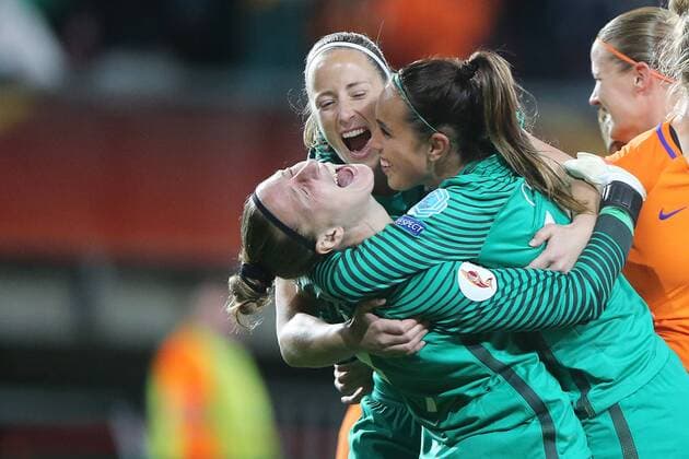 goalkeeper Sari van Veenendaal of Holland Women, goalkeeper Loes Geurts of Holland Women, goalkeeper Angela Christ of Holland Women during the semi-final UEFA WEURO 2017 match between The Netherlands and England at the Grolsch Veste on August 3, 2017 in Enschede, the Netherlands Women: The Netherlands v England UEFA WEURO 2017 2017 2018 xVIxVIxImagesx xTomxBodexMultimediaxIVx 8381694