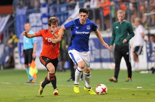 2017.08.03 Ruzomberok Stadion pod Cebratom Pilka nozna UEFA Liga Europy trzecia runda kwalifikacyjna Sezon 2017 2018 MFK Ruzomberok - Everton F.C N z Gareth Barry Foto Rafal Rusek PressFocus NEWSPIX.PL 2017.08.03 Ruzomberok Stadion pod Cebratom Football UEFA Europa League Third qualifying round, Season 2017 2018 MFK Ruzomberok - Everton F.C Gareth Barry Credit: Rafal Rusek PressFocus --- Newspix.pl  20170803PF_RR103