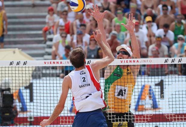 Beach volleyball Beachvolleyball - FIVB World Championships 2017 VIENNA,AUSTRIA,04.AUG.17 - BEACH VOLLEYBALL - FIVB World Championships. Image shows Ben Saxton (CAN) and Alison Cerutti (BRA). GEPAxpictures xChristianxWalgram