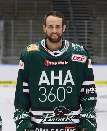 Alexander Thiel (Augsburger Panther 74) Eishockey, GER, DEL, Porträttermin 2017 2018, Augsburger Panther,