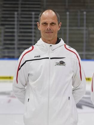 Dr. Jens-Ulrich Otto (Teamarzt Augsburger Panther) Eishockey, GER, DEL, Porträttermin 2017 2018, Augsburger Panther,