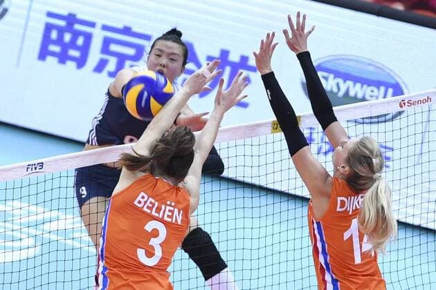 NANJING, CHINA - AUGUST 04: Yvon Belien 3 of Netherlands and Laura Dijkema 14 of Netherlands block the ball during the group match of 2017 Nanjing FIVB World Grand Prix Finals between China and Netherlands at Nanjing Olympic Sports Center on August 4, 2017 in Nanjing, Jiangsu Province of China.  Copyright: xVCGx CFP111122802064 