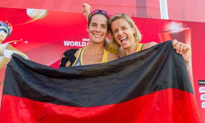 Bilder des Tages - SPORT FIVB Beach volleyball Beachvolleyball World Championships Vienna 2017 am 04.08.2017 Kira WALKENHORST, Laura LUDWIG (GER); FIVB Beach Volleyball World Championships Vienna 2017 am 04.08.2017, Donauinsel Wien (Oesterreich). xPWx