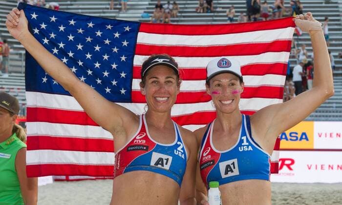 Bilder des Tages - SPORT FIVB Beach volleyball Beachvolleyball World Championships Vienna 2017 am 04.08.2017 April ROSS (USA), Lauren FENDRICK (USA); FIVB Beach Volleyball World Championships Vienna 2017 am 04.08.2017, Donauinsel Wien (Oesterreich). xPWx