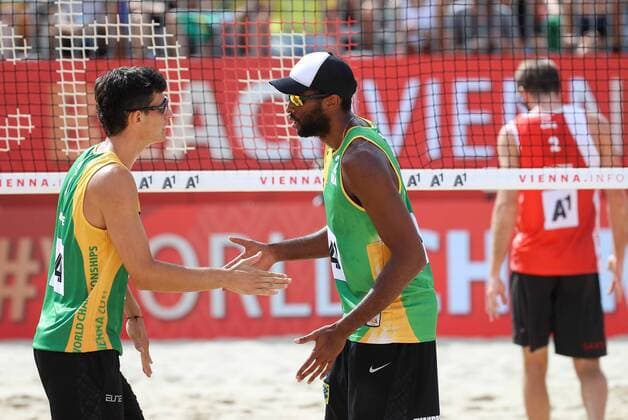 Beach volleyball Beachvolleyball - FIVB World Championships 2017 VIENNA,AUSTRIA,05.AUG.17 - BEACH VOLLEYBALL - FIVB World Championships. Image shows the rejoicing of Andre Loyola Stein and Evandro Goncalves Oliveira Junior (BRA). GEPAxpictures xChristianxWalgram