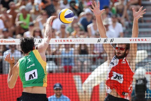 Beach volleyball Beachvolleyball - FIVB World Championships 2017 VIENNA,AUSTRIA,05.AUG.17 - BEACH VOLLEYBALL - FIVB World Championships. Image shows Andre Loyola Stein (BRA) and Ben Saxton (CAN). GEPAxpictures xChristianxWalgram