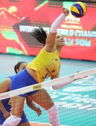 Tandara Caixeta of Brazil spikes against Serbia during their match of the FIVB Volleyball World Grand Prix Finals 2017 in Nanjing city, east China s Jiangsu province, 5 August 2017. Brazil defeated Serbia 3-1 (20-25, 25-23, 25-14, 25-23). Brazil eliminates Serbia at FIVB Volleyball World Grand Prix Finals 2017  20170805_60057