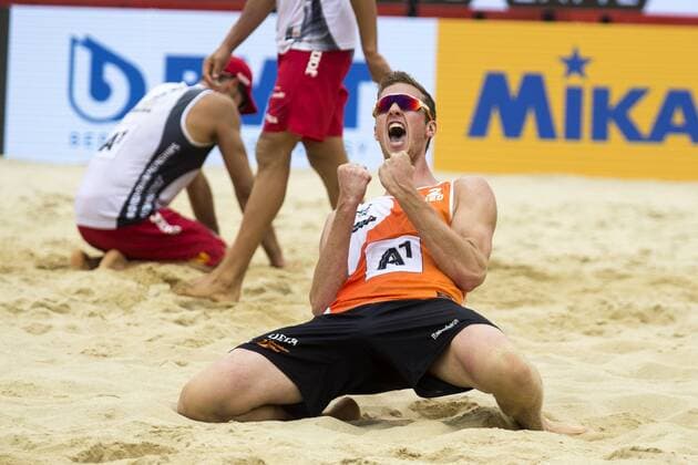 VIENNA, AUSTRIA - AUGUST 05: Christiaan Varenhorst of Netherlands celebrates during Day 9 of the FIVB Beach volleyball Beachvolleyball World Championships 2017 on August 5, 2017 in Vienna, Austria. (Photo by Michael Kunkel Hoch Zwei) Vienna Austria xHOCHxZWEIx