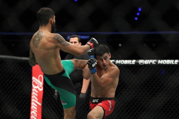 Ultimate Fighting, UFC Kampfabend in Mexiko-Stadt August 5, 2017 - EUM20170805DEP31.JPG .CIUDAD DE MEXICO Mixed Martial ArtsArtes marciales mixtas-UFC.- Combate del Fight Night de la UFC entre el mexicano Jose Teco Quinonez (verde) y el chileno Diego Rivas (rojo), 5 de agosto de 2017, Arena Ciudad Mexico. Foto: Agencia EL UNIVERSALValente RosasJMA Latin News: August 5, 2017  - ZUMAu78_ 20170805_zaf_u78_109 Copyright: xElxUniversalx
