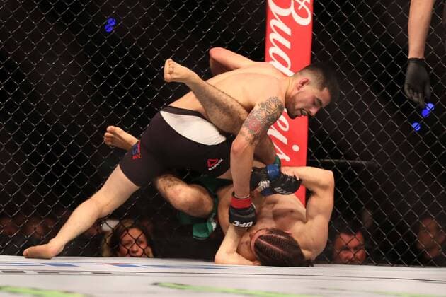 Ultimate Fighting, UFC Kampfabend in Mexiko-Stadt August 5, 2017 - EUM20170805DEP35.JPG .CIUDAD DE MEXICO Mixed Martial ArtsArtes marciales mixtas-UFC.- Combate del Fight Night de la UFC entre los estadounidenses Joseph Morales (negro), Bopo , vs Roberto Sanchez (verde), Little Fury , 5 de agosto de 2017, Arena Ciudad Mexico. Foto: Agencia EL UNIVERSALValente RosasJMA. Latin News: August 5, 2017  - ZUMAu78_ 20170805_zaf_u78_113 Copyright: xElxUniversalx