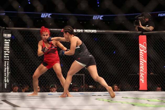 Ultimate Fighting, UFC Kampfabend in Mexiko-Stadt August 6, 2017 - EUM20170806DEP06.JPG .CIUDAD DE MEXICO Mixed Martial ArtsArtes marciales mixtas-UFC.- Combate del Fight Night de la UFC entre la mexicana Alexa Grasso (negro) y la canadiense Randa Markos (rojo), Quiet Storm , 5 de agosto de 2017, Arena Ciudad Mexico. Foto: Agencia EL UNIVERSALValente RosasJMA. Latin News: August 6, 2017  - ZUMAu78_ 20170806_zaf_u78_007 Copyright: xElxUniversalx