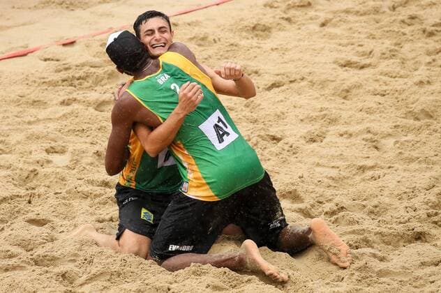 Beach volleyball Beachvolleyball - FIVB World Championships 2017 VIENNA,AUSTRIA,06.AUG.17 - BEACH VOLLEYBALL - FIVB World Championships, men. Image shows the rejoicing of Andre Loyola Stein and Evandro Goncalves Oliveira Junior (BRA). GEPAxpictures xMaticxKlansek