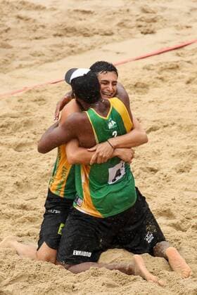 Beach volleyball Beachvolleyball - FIVB World Championships 2017 VIENNA,AUSTRIA,06.AUG.17 - BEACH VOLLEYBALL - FIVB World Championships, men. Image shows the rejoicing of Andre Loyola Stein and Evandro Goncalves Oliveira Junior (BRA). GEPAxpictures xMaticxKlansek