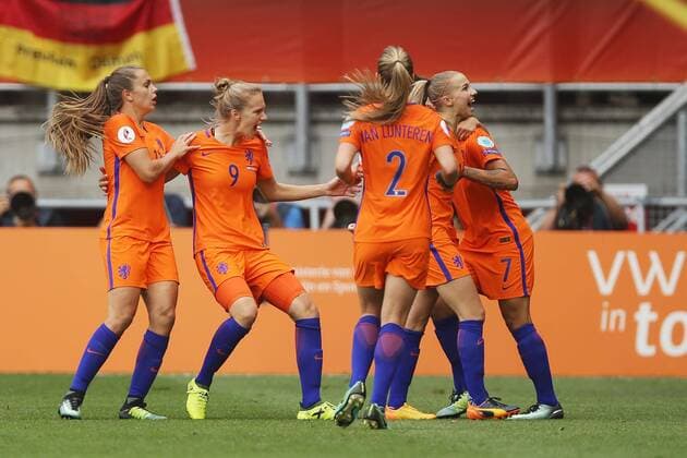 Vivianne Miedema of Holland Women, Jackie Groenen of Holland Women during the UEFA WEURO 2017 final match between The Netherlands and Denmark at the Grolsch Veste on August 06, 2017 in Enschede, The Netherlands Women:The Netherlands v Denmark UEFA WEURO 2017 2017 2018 xVIxVIxImagesx xTomxBodexMultimediaxIVx 8408767