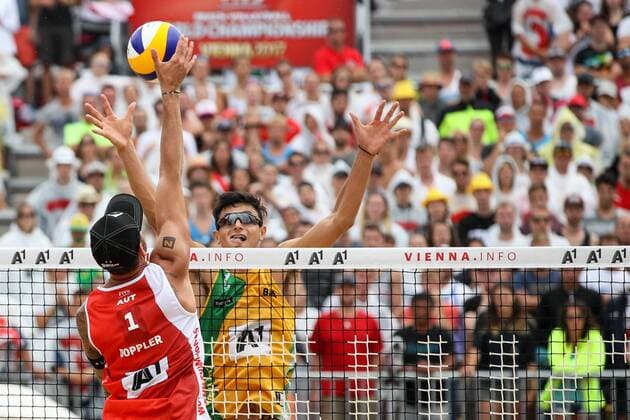 Beach volleyball Beachvolleyball - FIVB World Championships 2017 VIENNA,AUSTRIA,06.AUG.17 - BEACH VOLLEYBALL - FIVB World Championships, men. Image shows Clemens Doppler (AUT) and Andre Loyola Stein (BRA). GEPAxpictures xMaticxKlansek