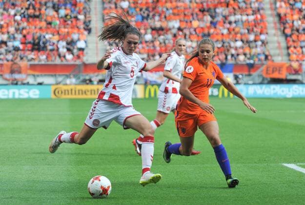 UEFA Womens European final The Netherlands vs Denmark Enschede The Netherlands 6th August 2017 UEFA Womens European final The Netherlands vs Denmark 5- Simone Boye Sorensen passes the Dutch defence. 